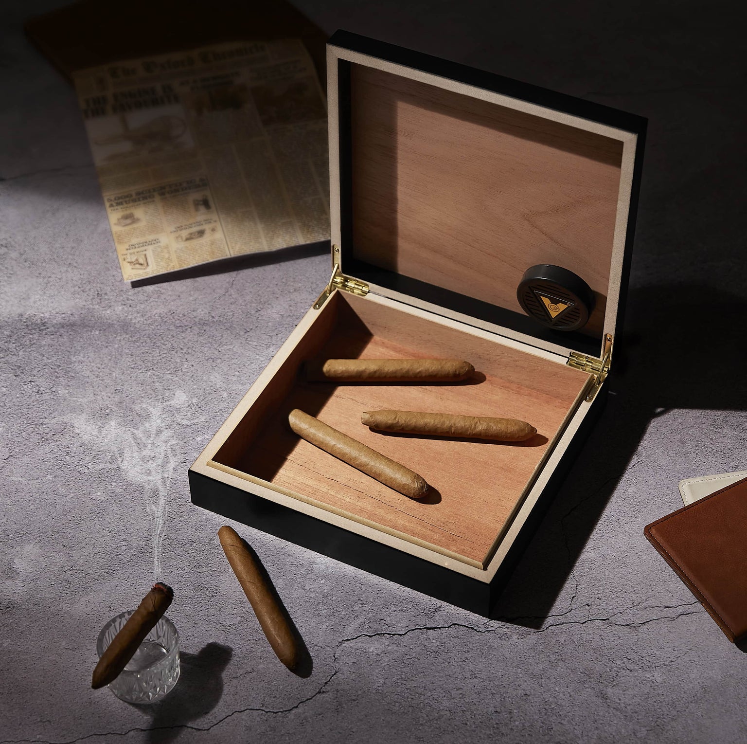 valet box, as humidor box with humidifier