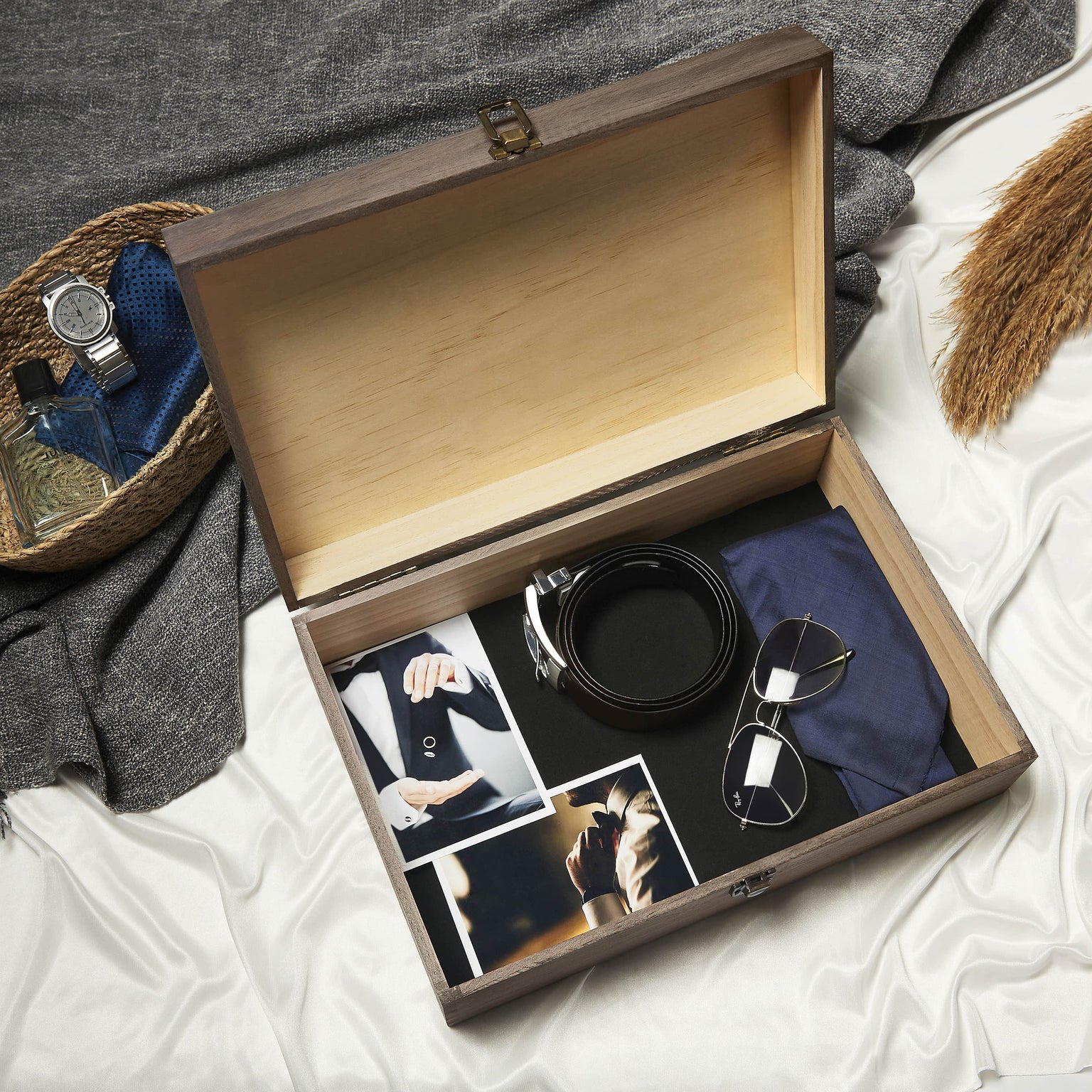 wood keepsake box, black, hinged lid and felt lined