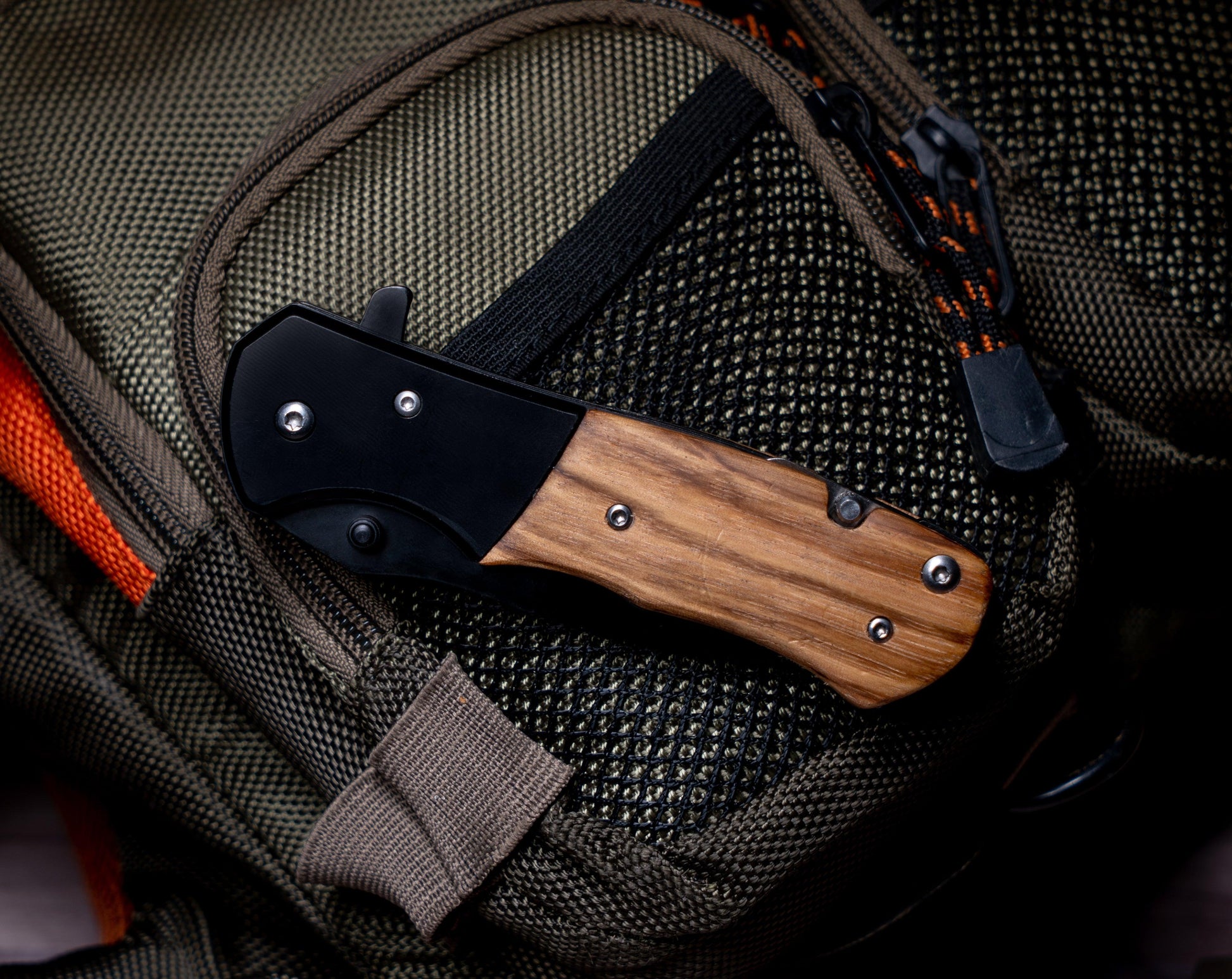 pocket knife rugged design
